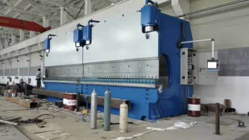 के बारे में नवीनतम कंपनी का मामला Vietnamese Steel Fabricator Adopts 12000KN CNC Tandem Press Brake for 12000mm Wide Bending