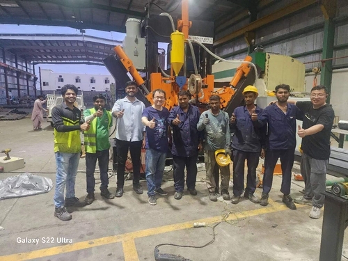 Latest company news about सीएमसी मशीनरी ने संयुक्त अरब अमीरात में पोल बंद वेल्डिंग मशीन को बड़ी सफलता के साथ स्थापित और चालू किया