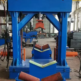 स्ट्रीट लाइट पोल के लिए 30 टन 3M वायरलेस रिमोट कंट्रोल पोल स्ट्रेटनिंग मशीन