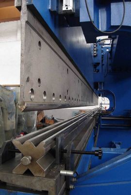 3200 एन 8000mm सीएनसी अग्रानुक्रम प्रेस ब्रेक / दीपक पोल के लिए हाइड्रोलिक झुकने मशीन