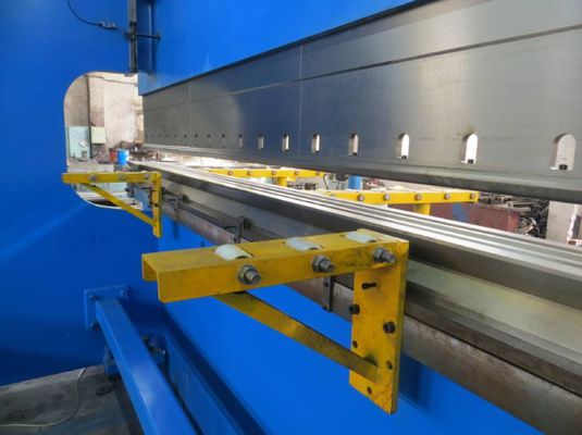 3200 एन 8000mm सीएनसी अग्रानुक्रम प्रेस ब्रेक / दीपक पोल के लिए हाइड्रोलिक झुकने मशीन